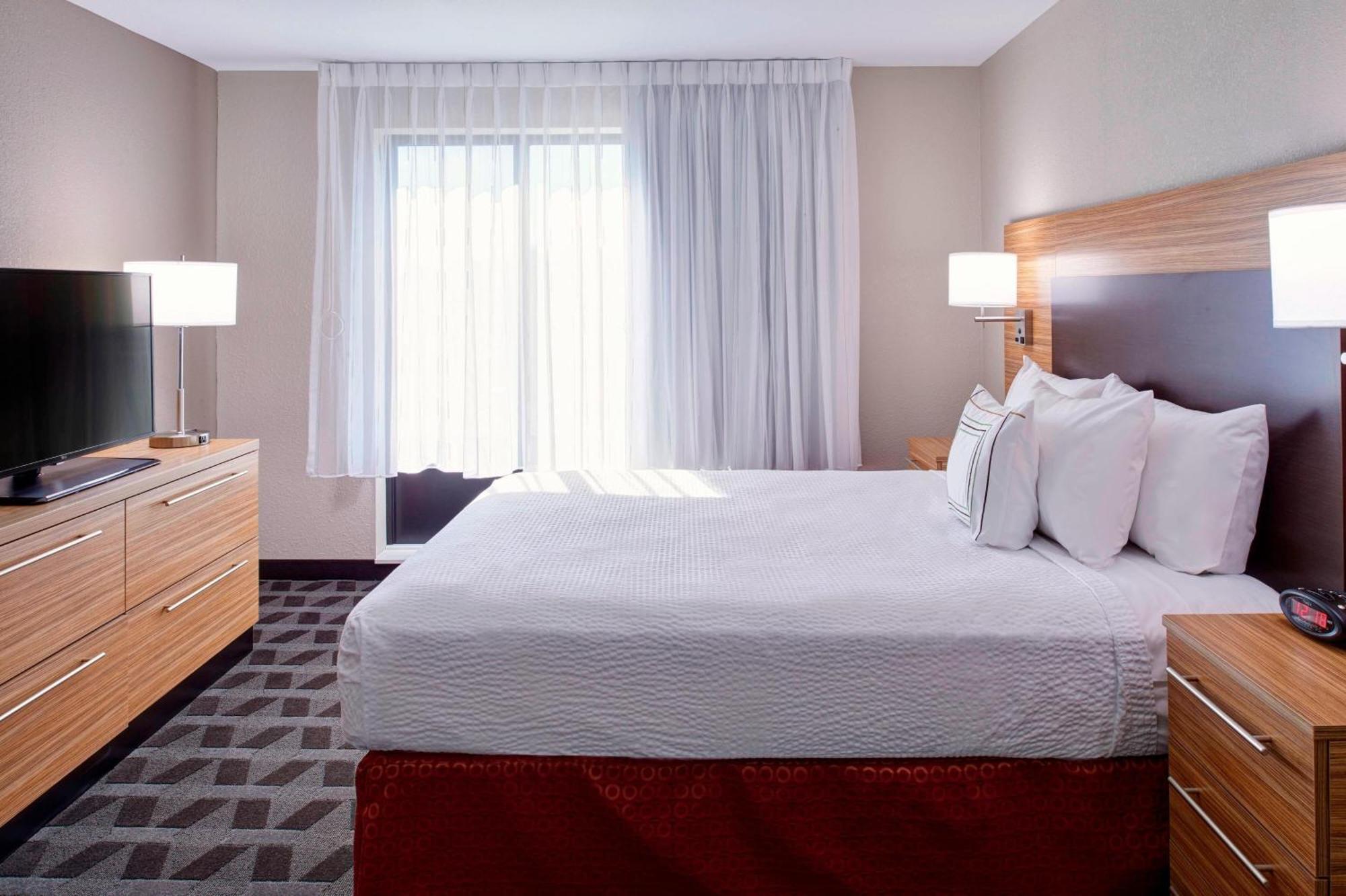 Towneplace Suites By Marriott Richmond Exterior photo