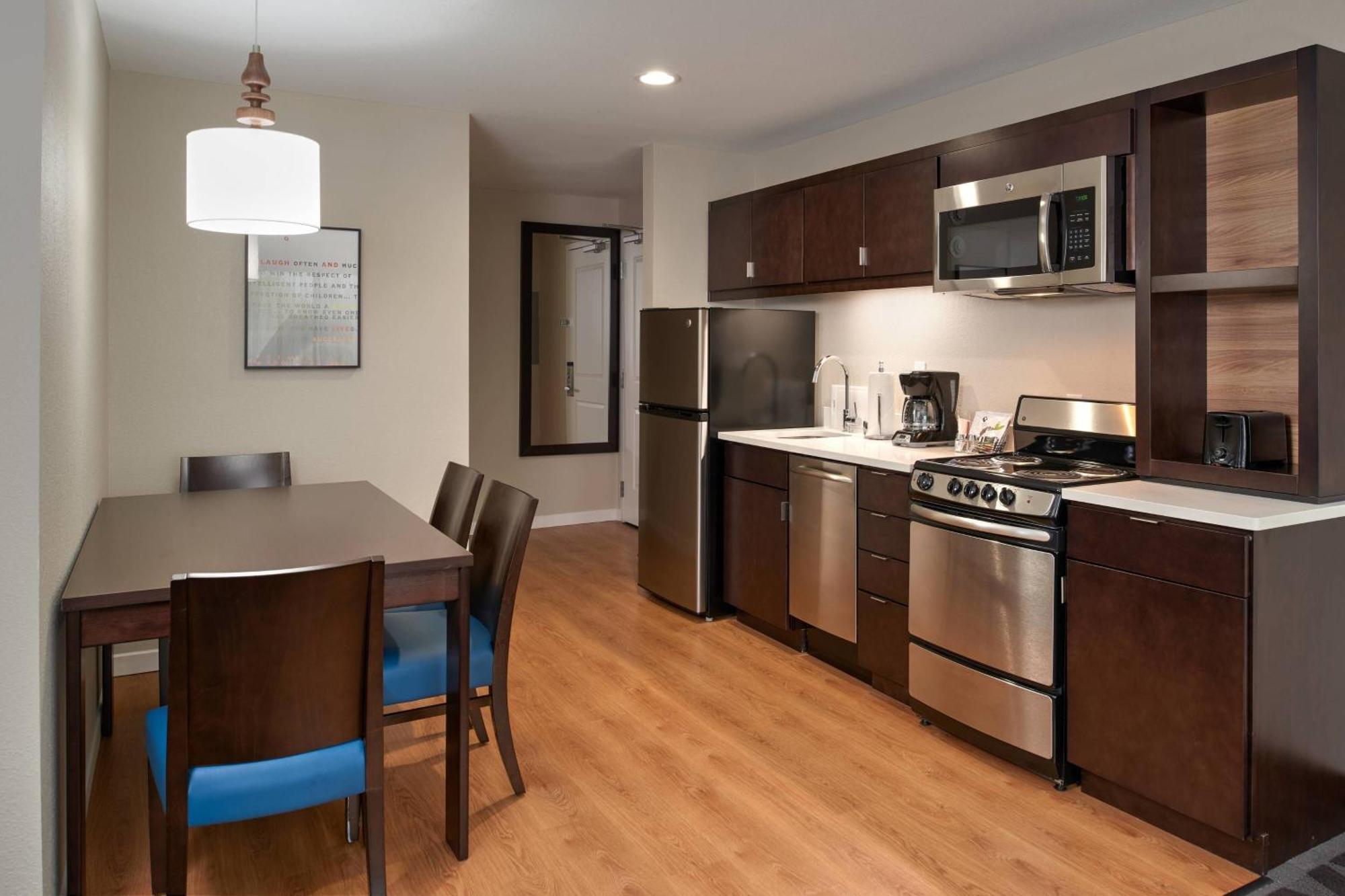 Towneplace Suites By Marriott Richmond Exterior photo