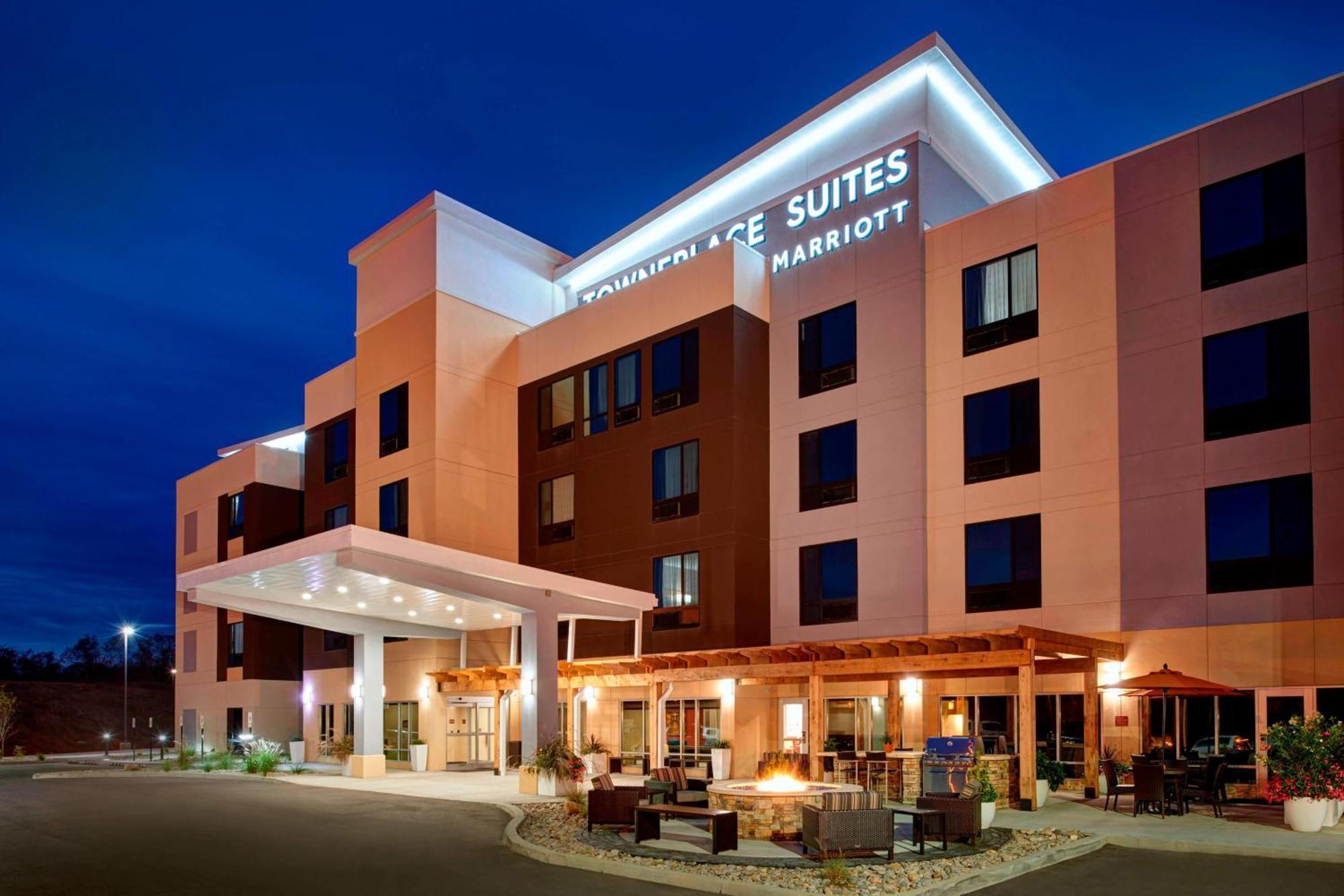 Towneplace Suites By Marriott Richmond Exterior photo