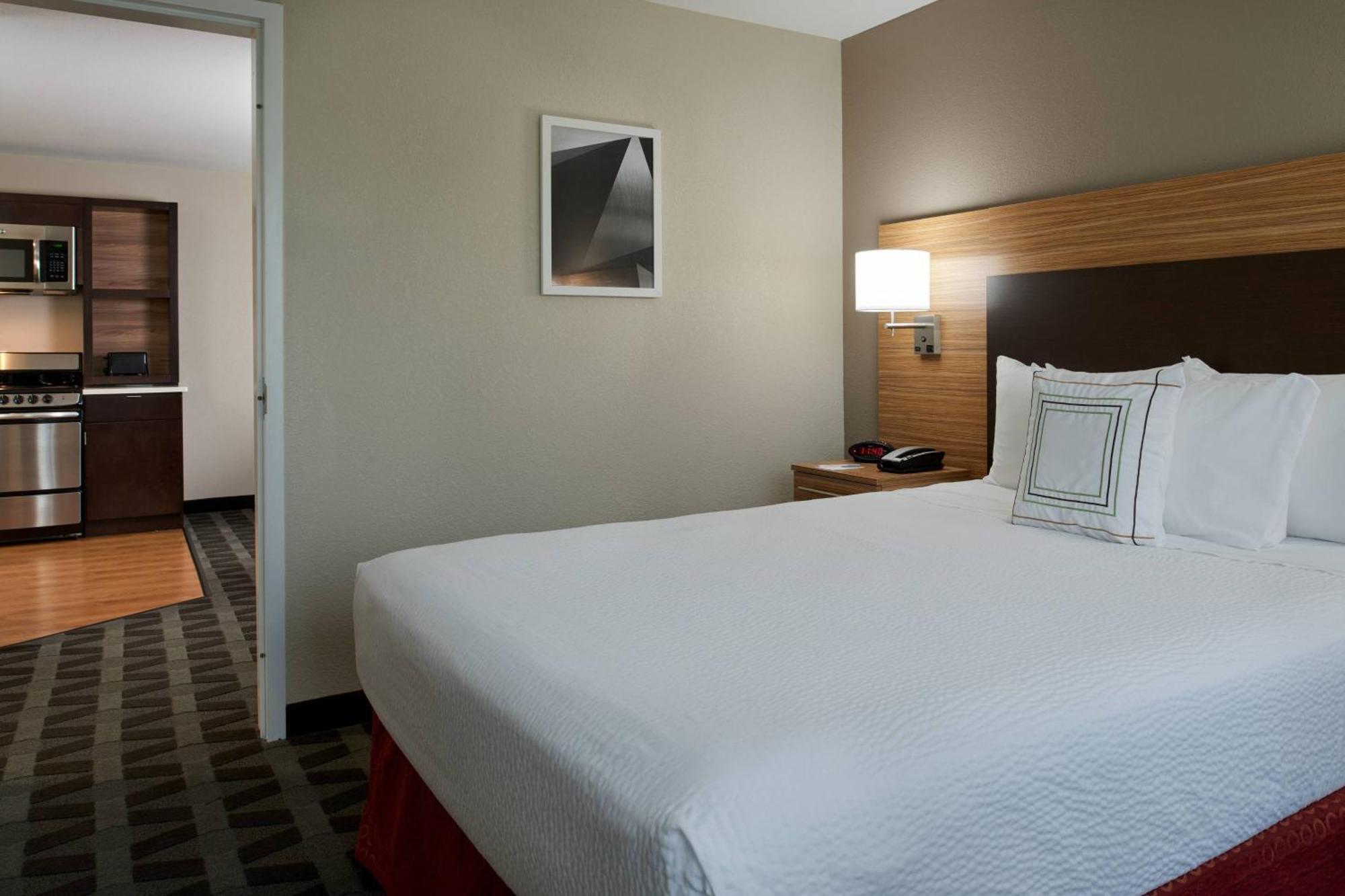 Towneplace Suites By Marriott Richmond Exterior photo